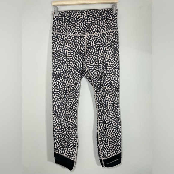 Lululemon High Times Pant Wrap Mesh
Ace Spot Grain Black - Picture 5 of 13